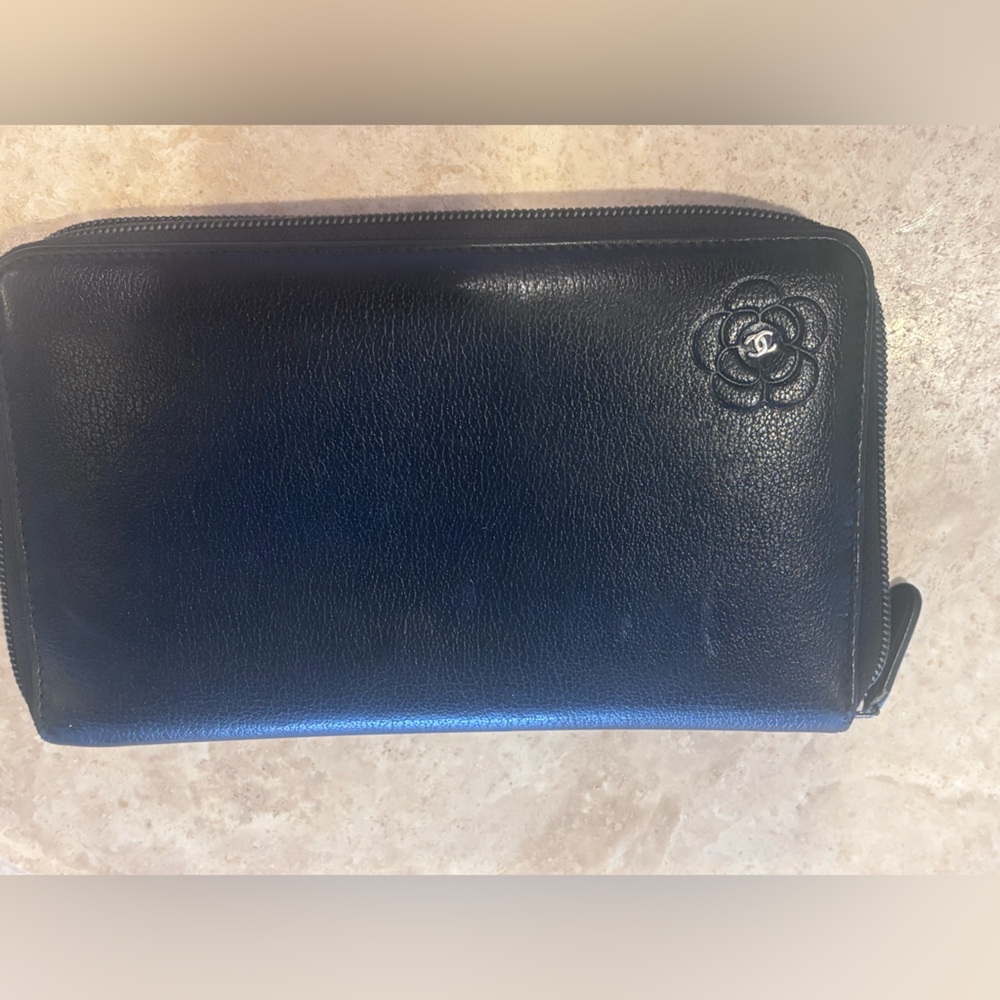 Authentic Oversized CHANEL Camillia Wallet with Dustbag